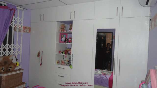 https://images.evisos.ec/2012/08/13/anaqueles-de-cocina-banos-closets-y-mas-modulares_e75816b_3.jpg